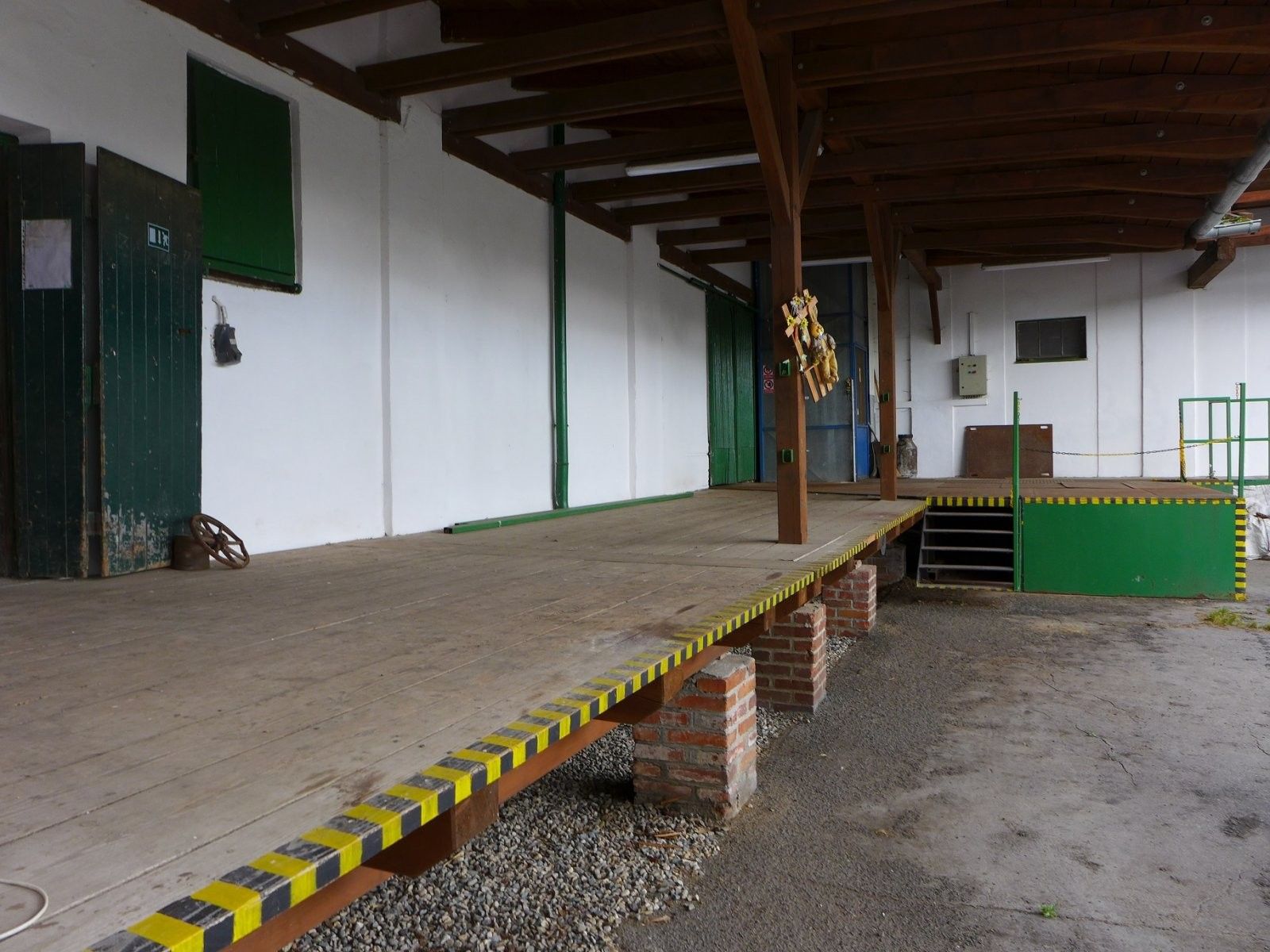 Prodej komerčního prostoru 7741 m² - foto 14