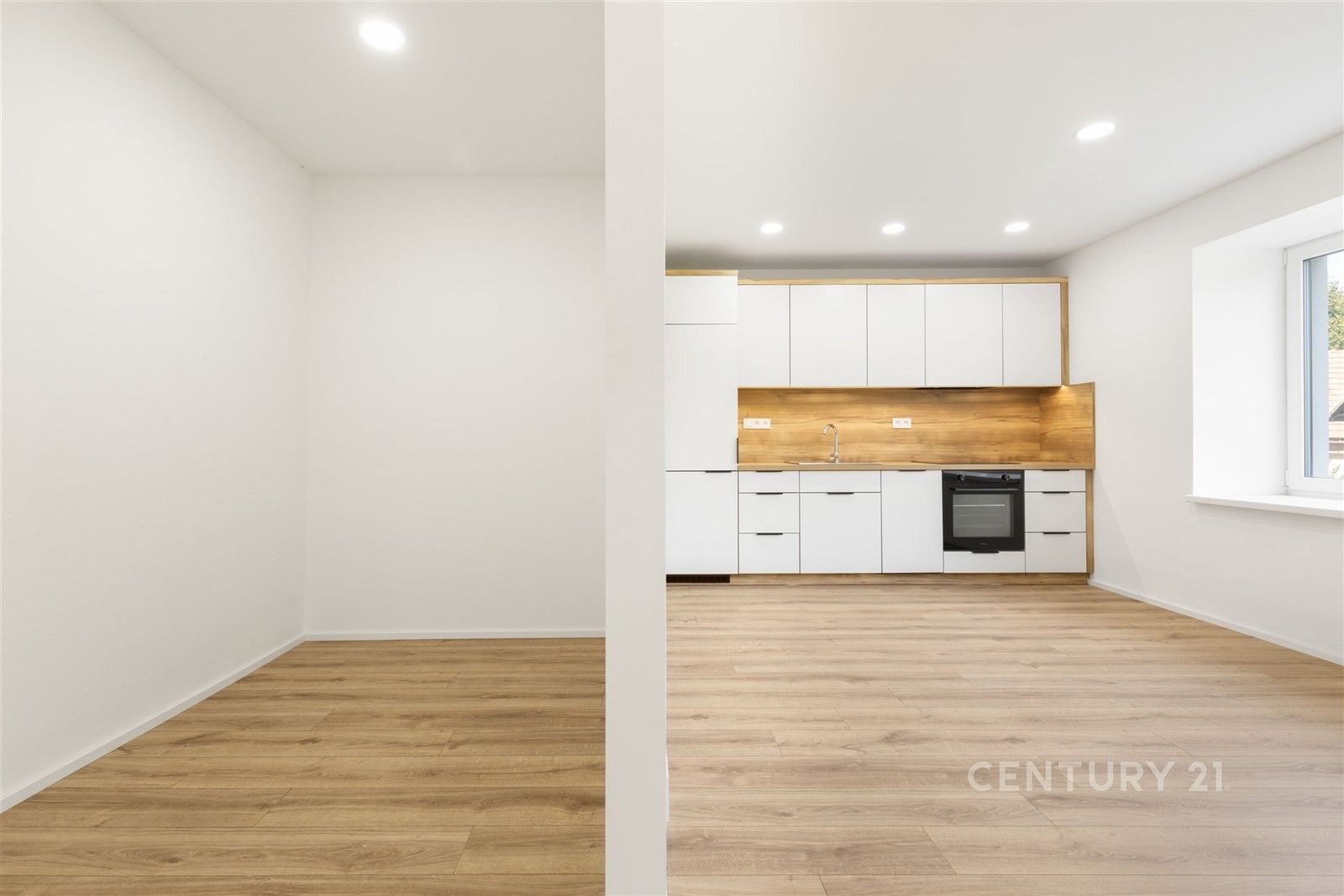 Pronájem bytu 2+kk 48 m² - foto 4