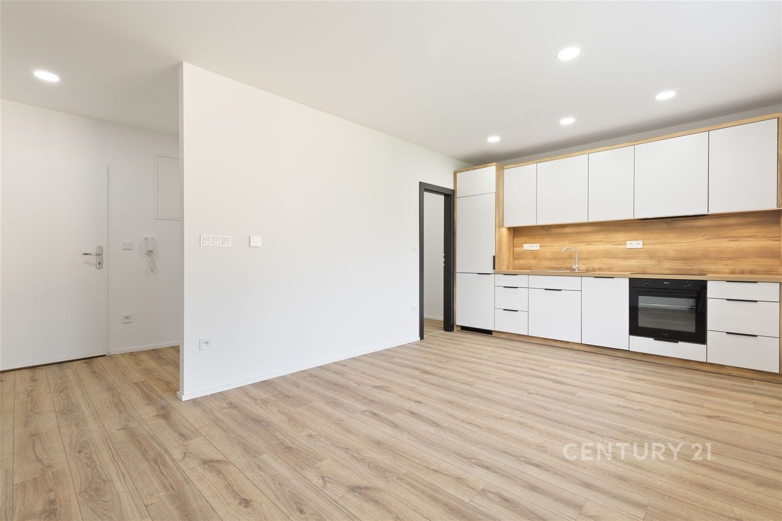 Pronájem bytu 2+kk 48 m² - foto 3