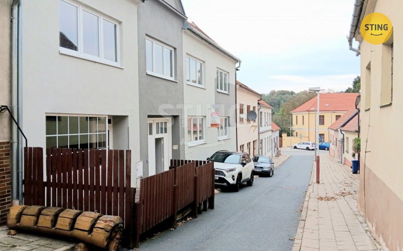 Pronájem komerčního prostoru 61 m² - foto 1