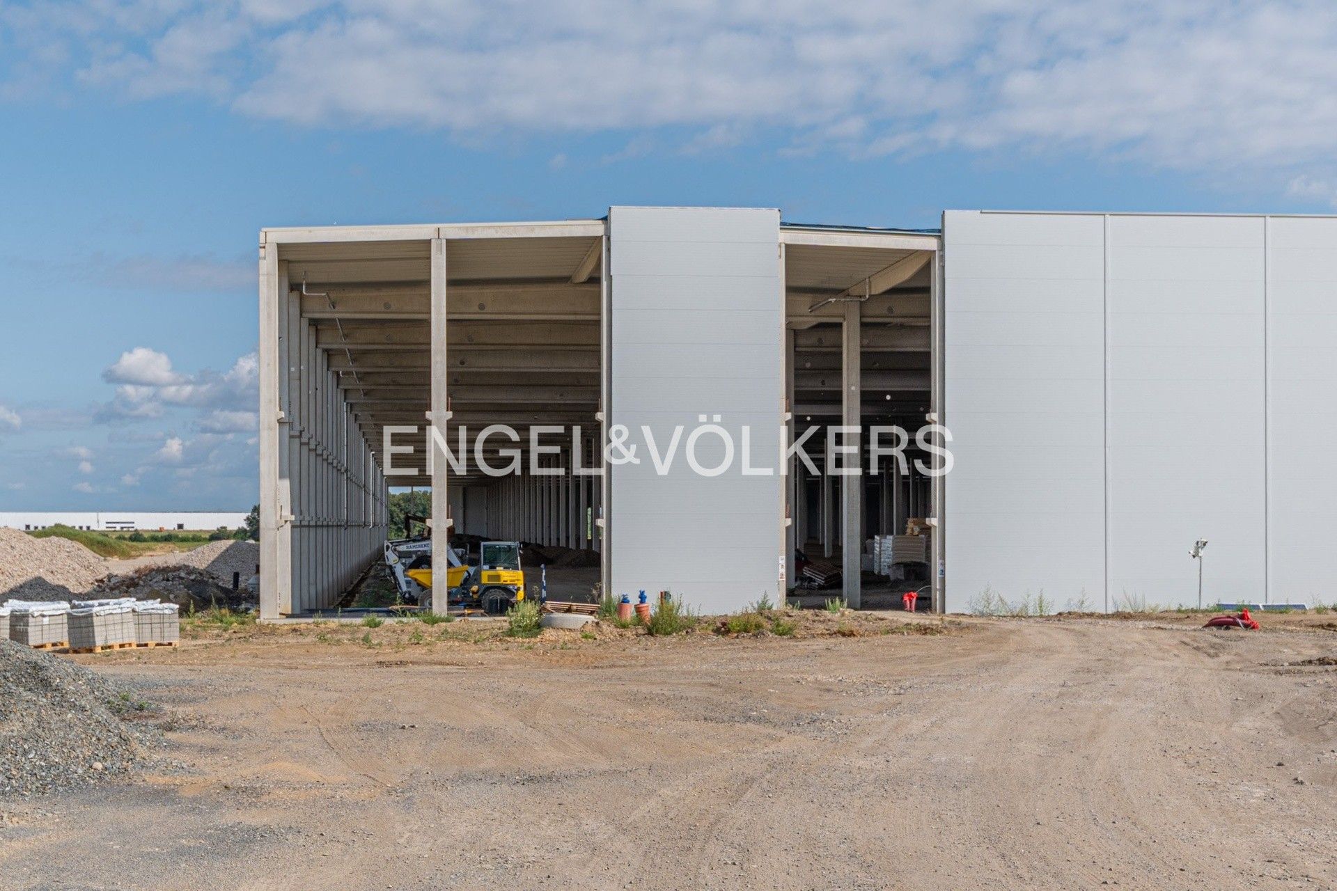 Pronájem komerčního prostoru 300000 m² - foto 5