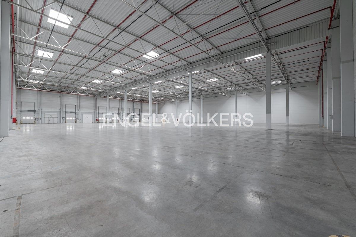Pronájem komerčního prostoru 3700 m² - foto 3