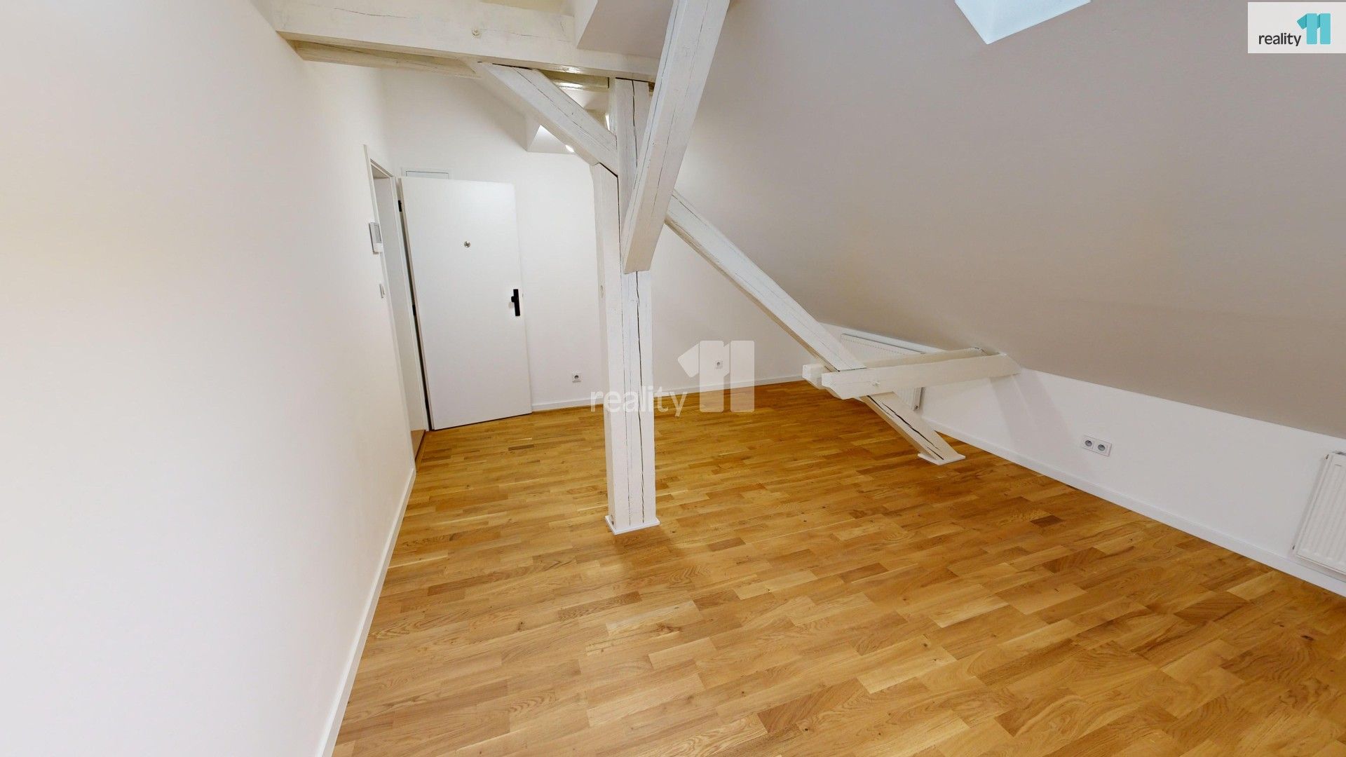 Pronájem bytu 2+kk 151 m² - foto 2