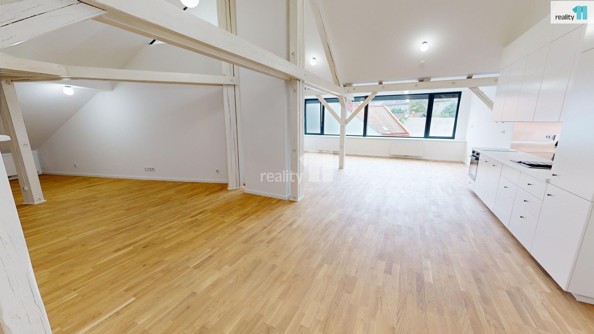 Pronájem bytu 2+kk 151 m² - foto 1