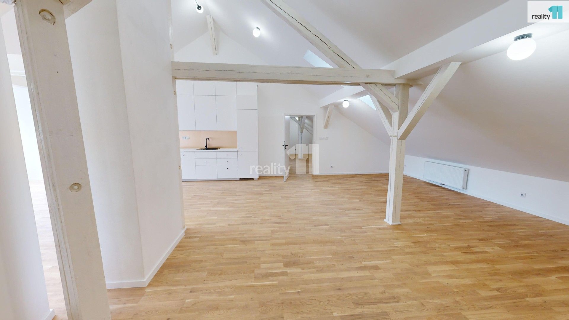 Pronájem bytu 2+kk 151 m² - foto 6