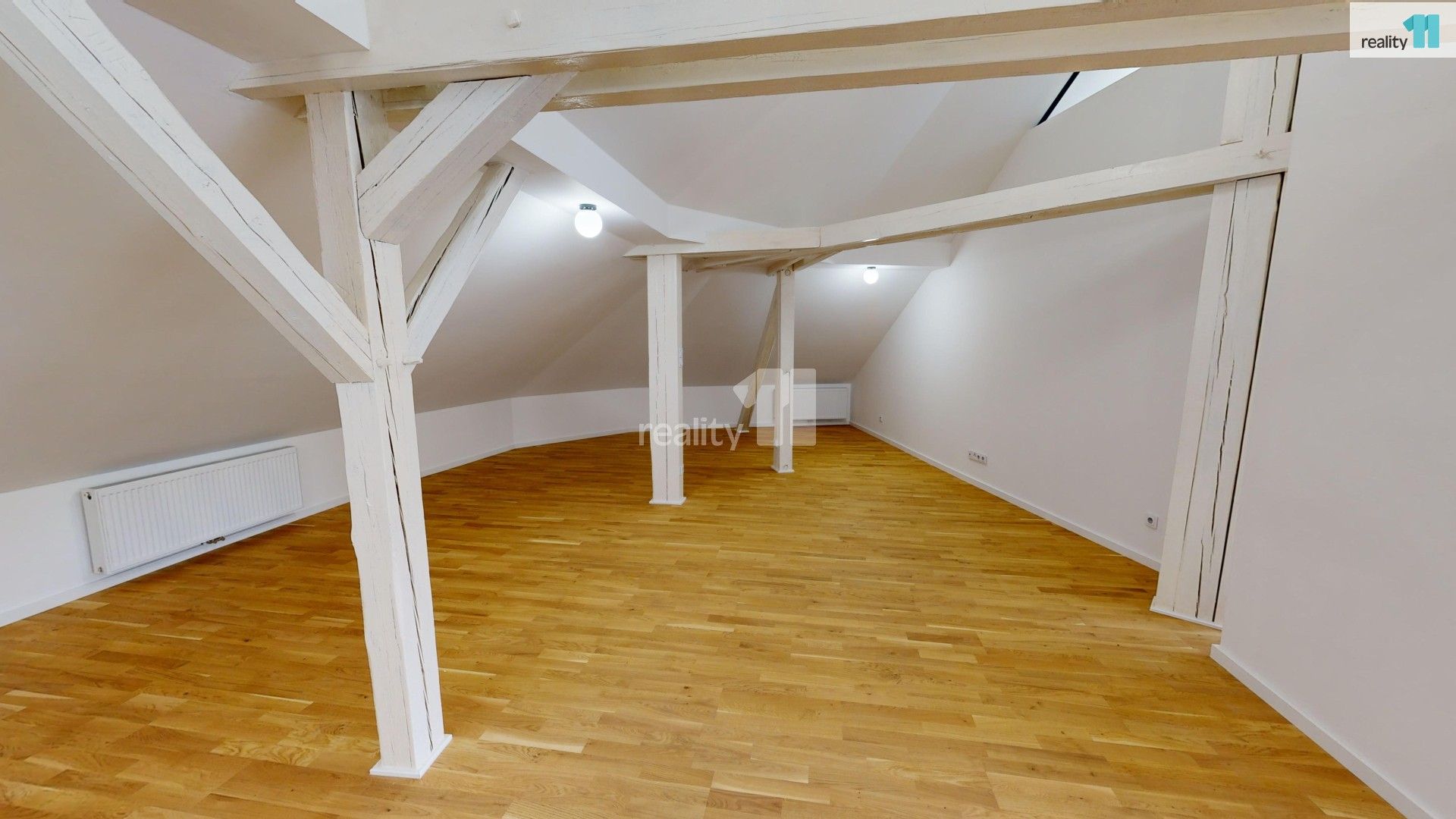 Pronájem bytu 2+kk 151 m² - foto 8