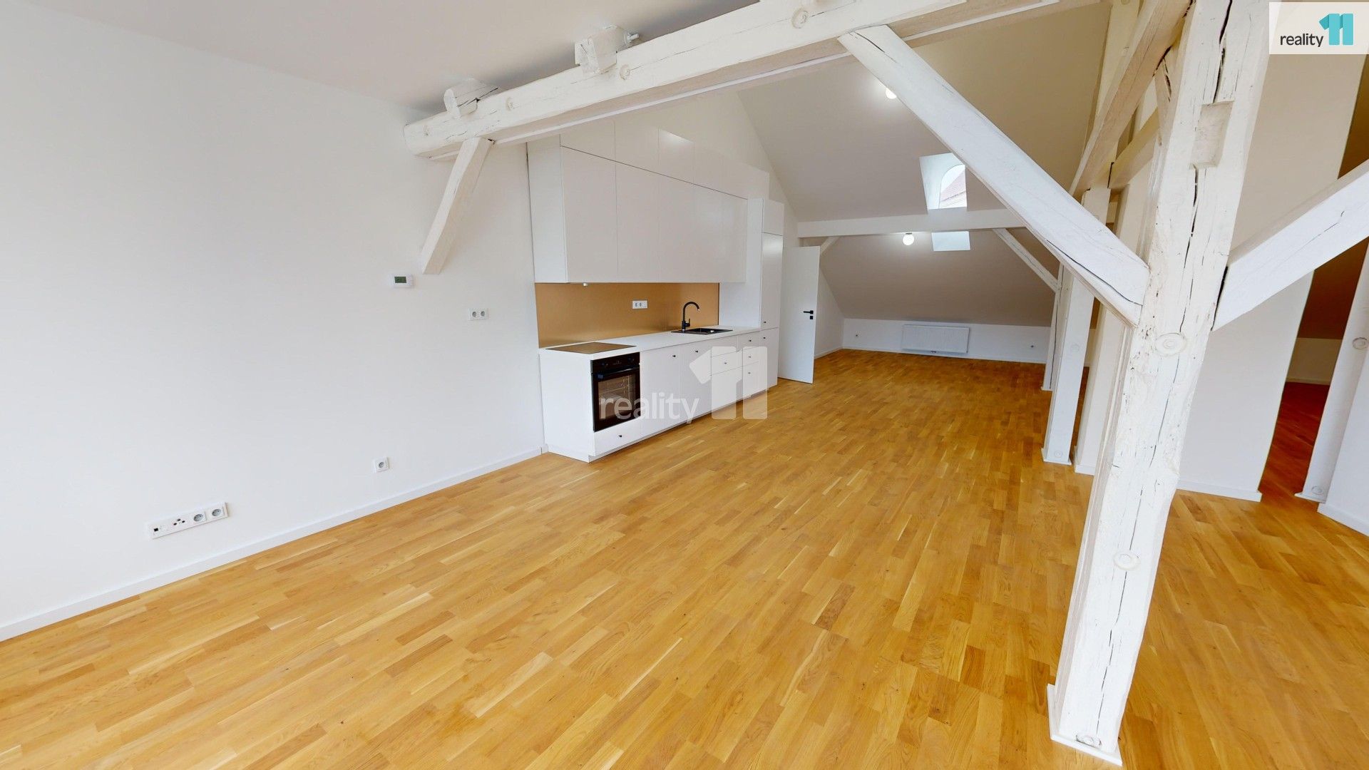 Pronájem bytu 2+kk 151 m² - foto 9
