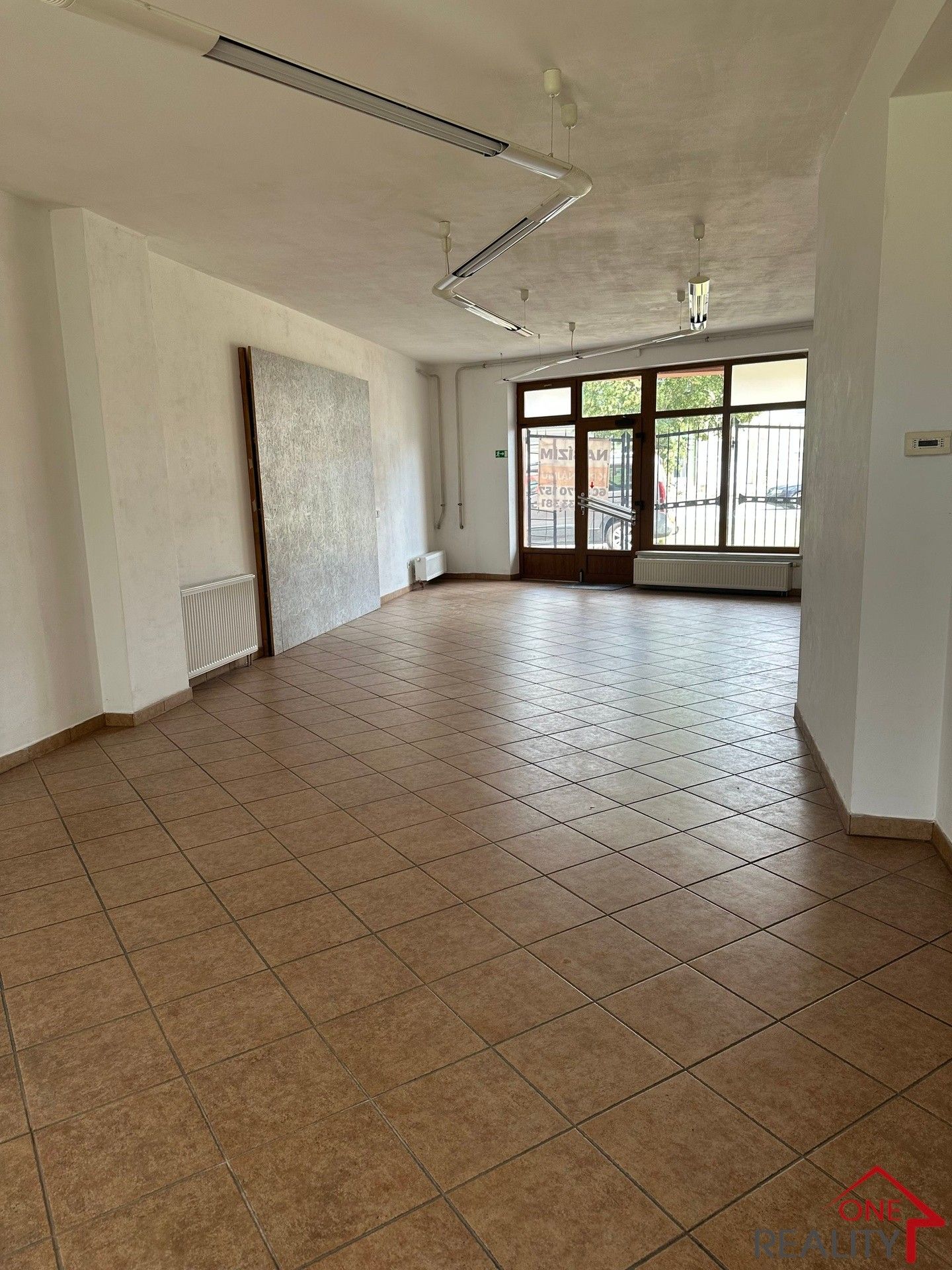 Pronájem komerčního prostoru 90 m² - foto 3