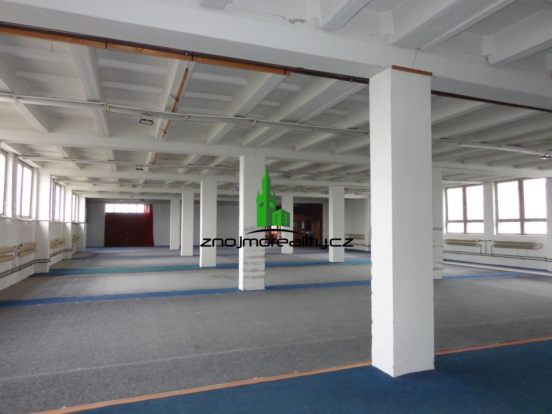 Pronájem komerčního prostoru 635 m² - foto 1