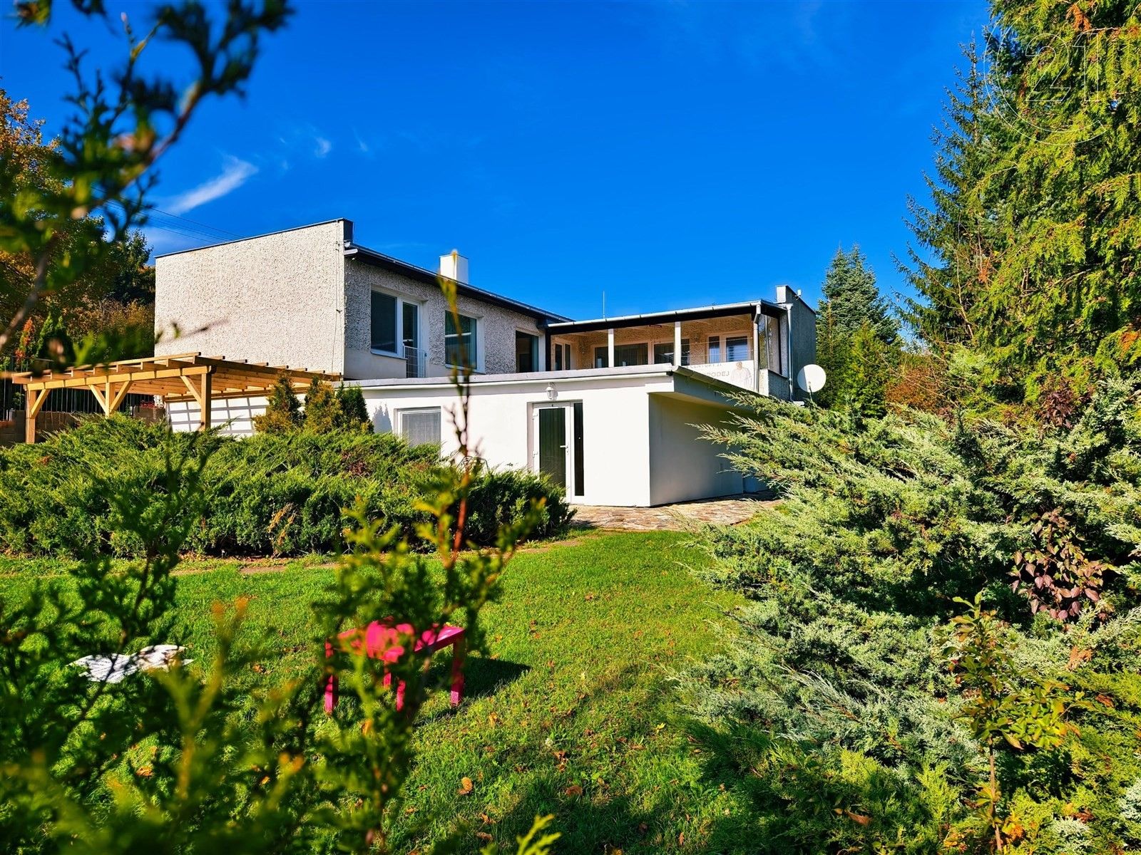 Prodej nemovitosti 340 m² - foto 1