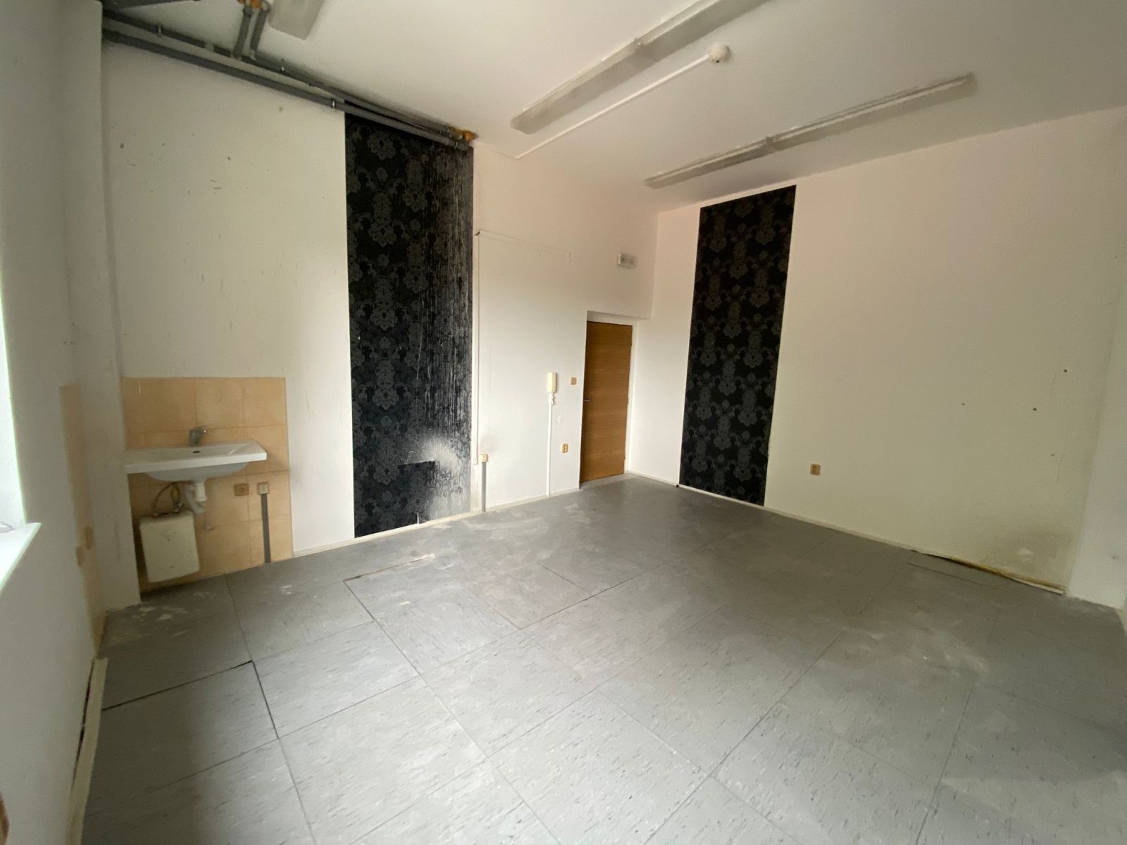 Pronájem komerčního prostoru 50 m² - foto 9
