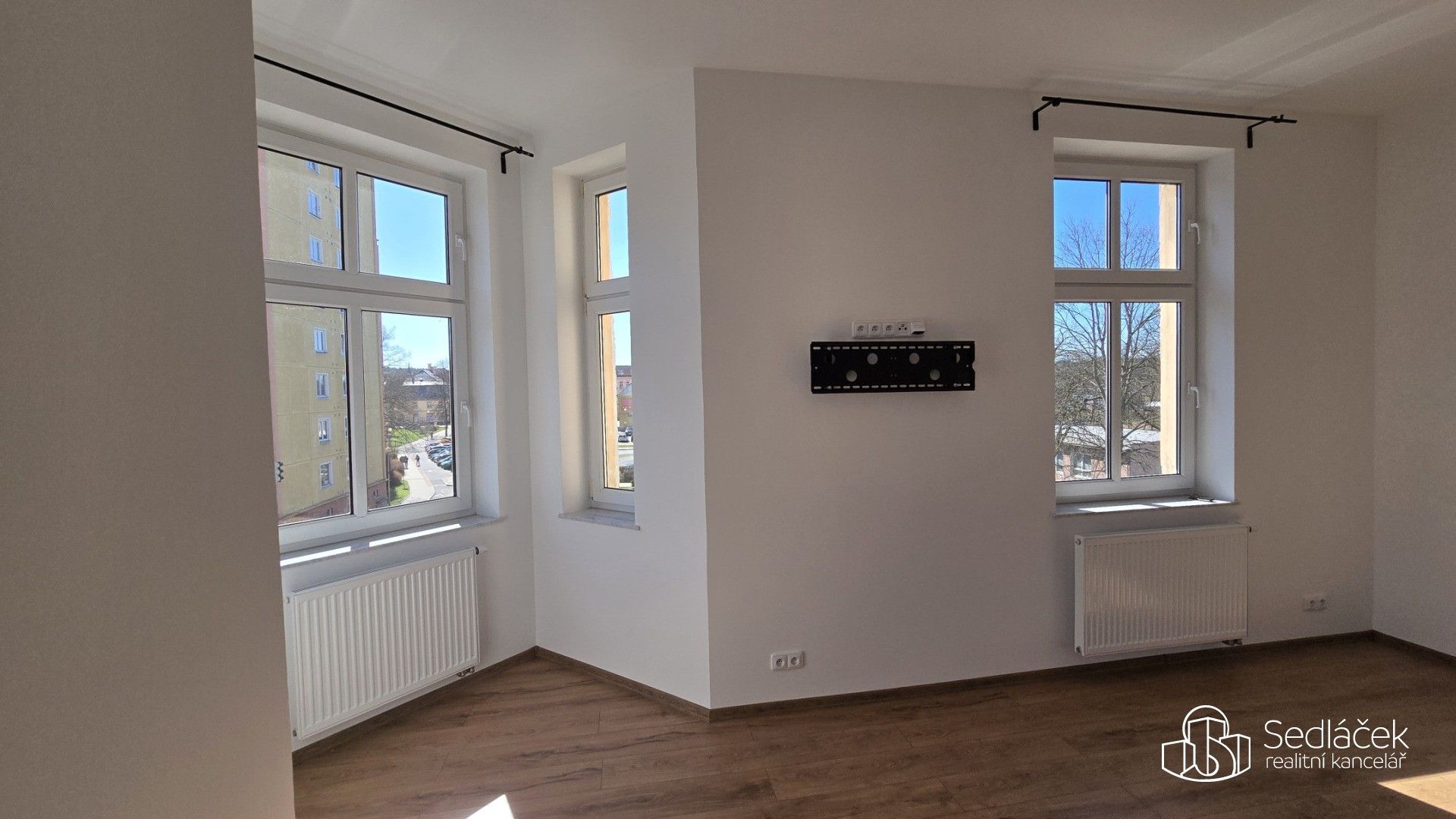 Pronájem bytu 2+kk 57 m² - foto 3