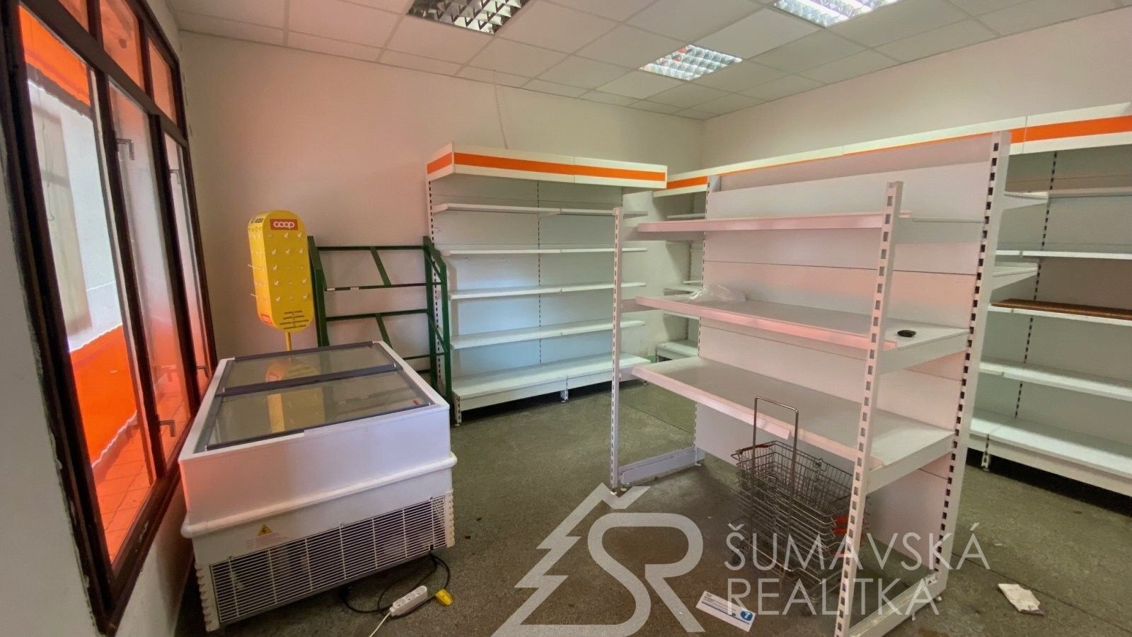 Prodej komerčního prostoru 233 m² - foto 4