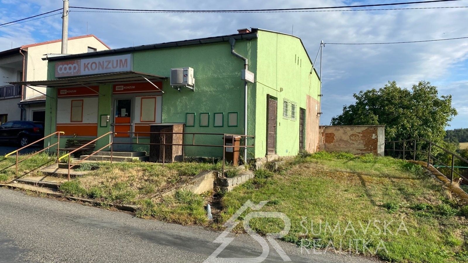 Prodej komerčního prostoru 233 m² - foto 2