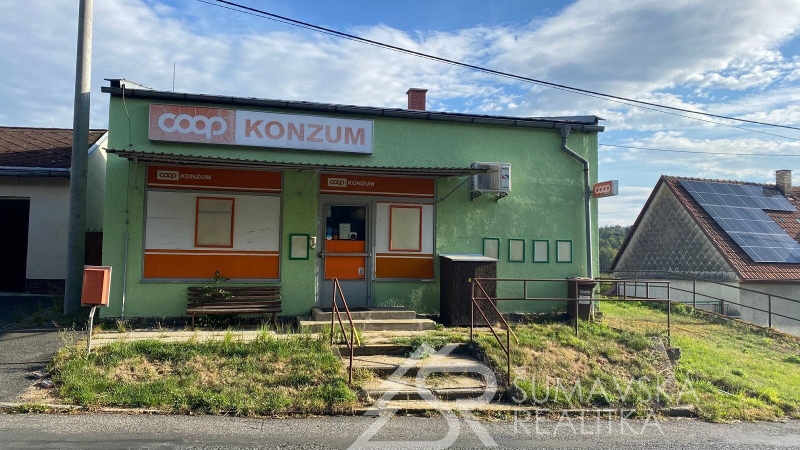 Prodej komerčního prostoru 233 m² - foto 1