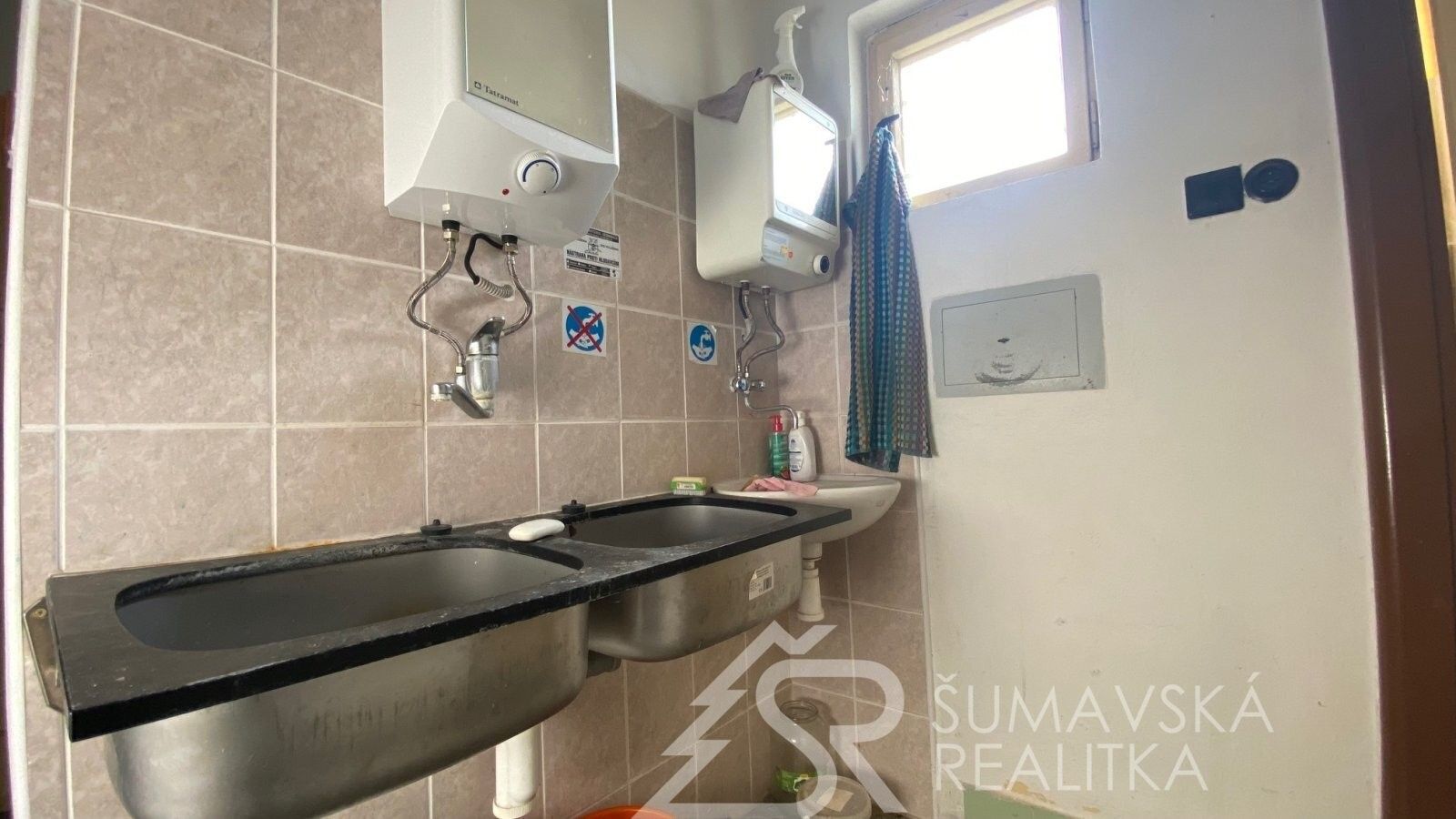 Prodej komerčního prostoru 233 m² - foto 9