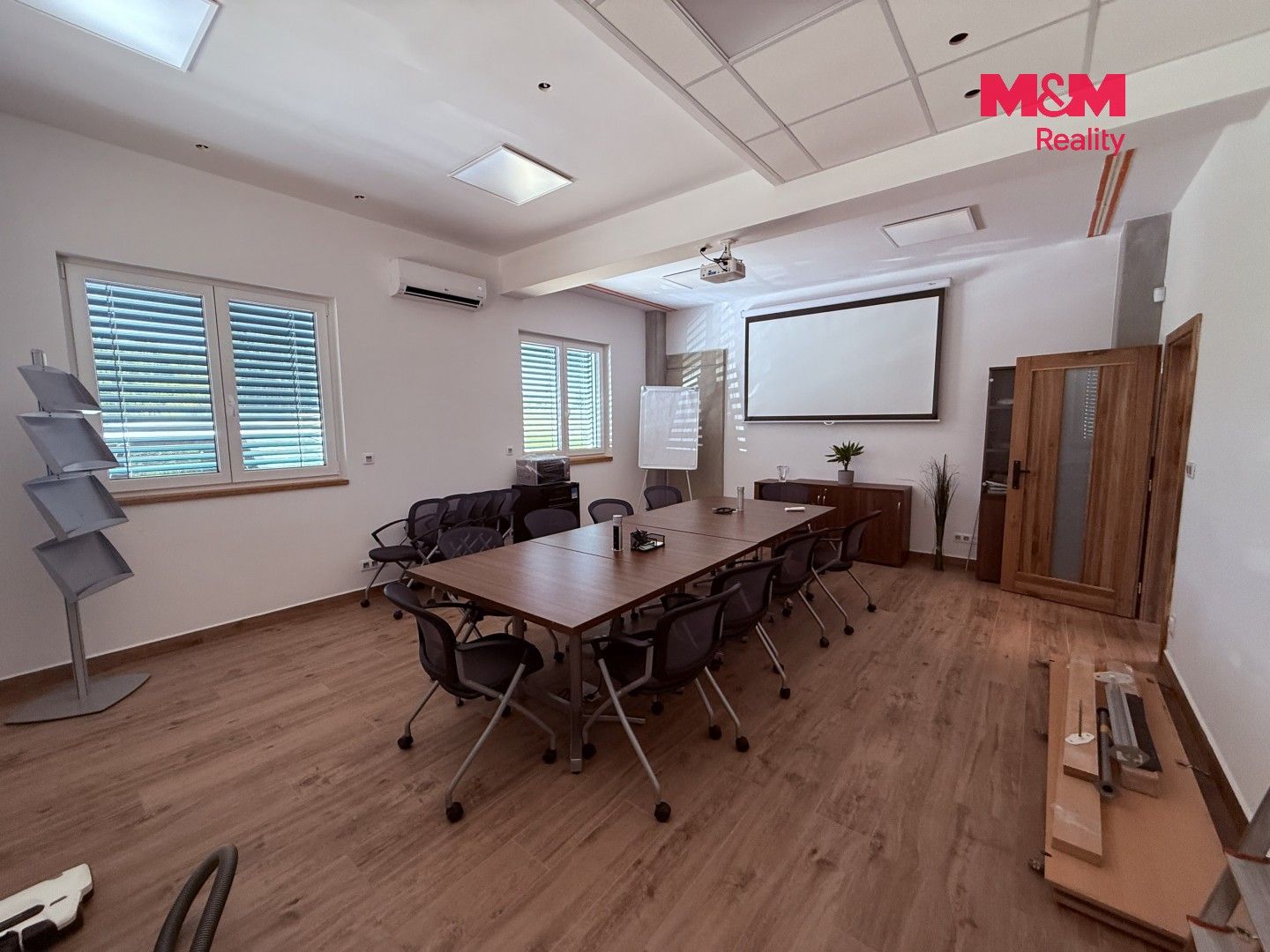 Pronájem komerčního prostoru 1049 m² - foto 5