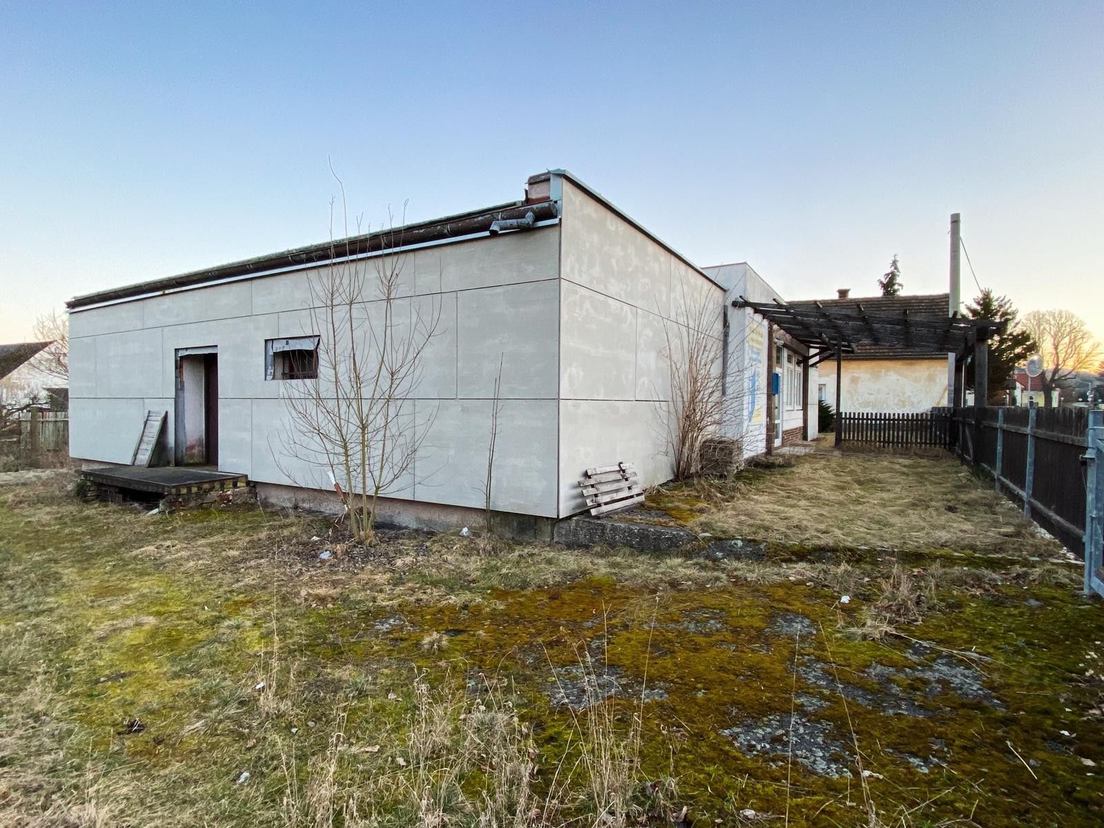 Pronájem komerčního prostoru 197 m² - foto 2