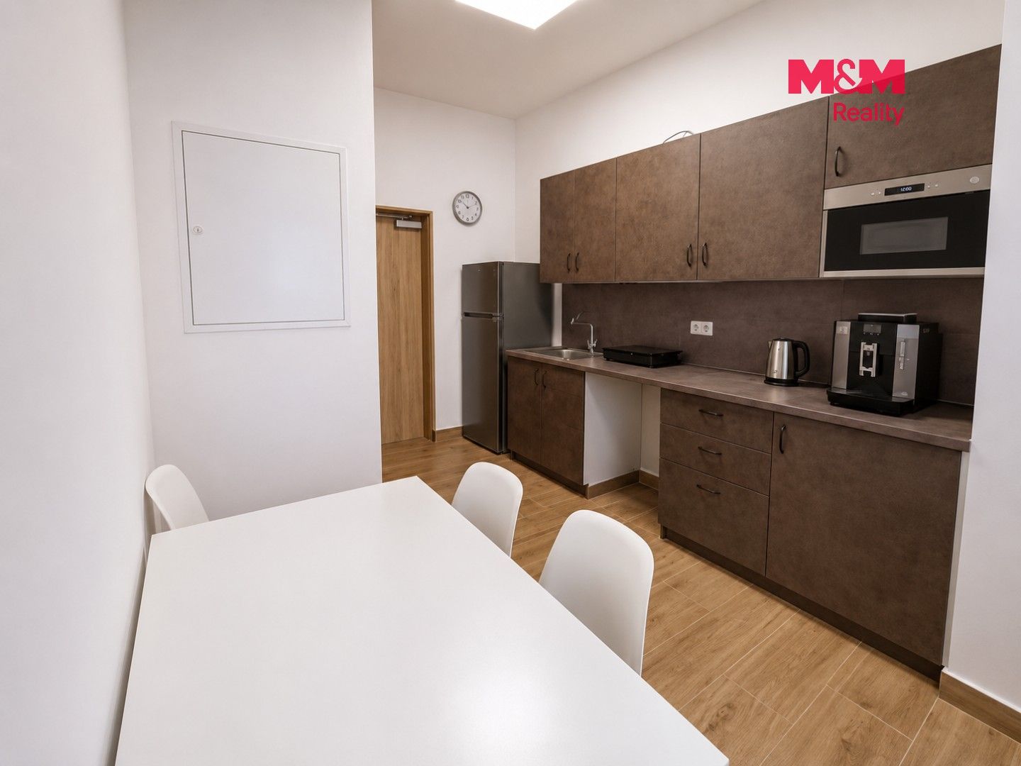 Pronájem komerčního prostoru 1049 m² - foto 9
