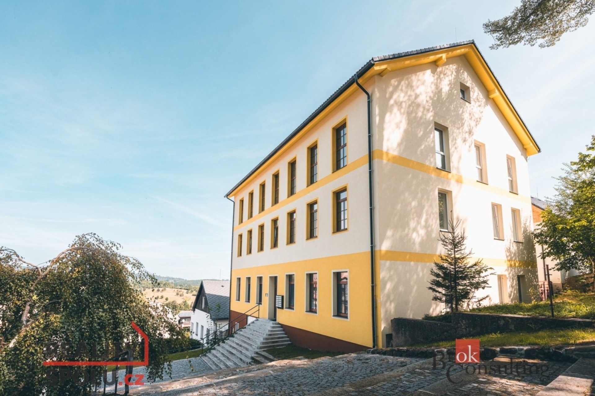 Prodej bytu 1+1 33 m² - foto 1
