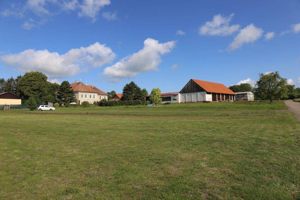 Prodej pozemku 4228 m² - foto 3