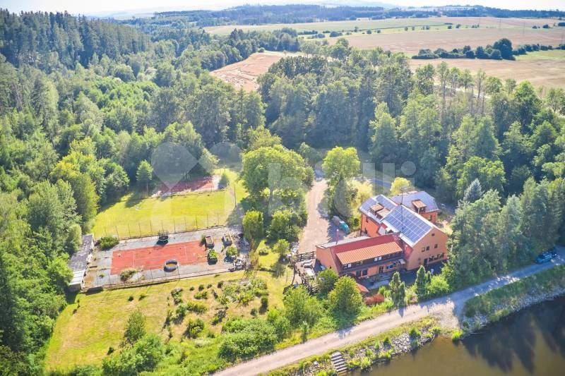 Prodej komerčního prostoru 1350 m² - foto 5