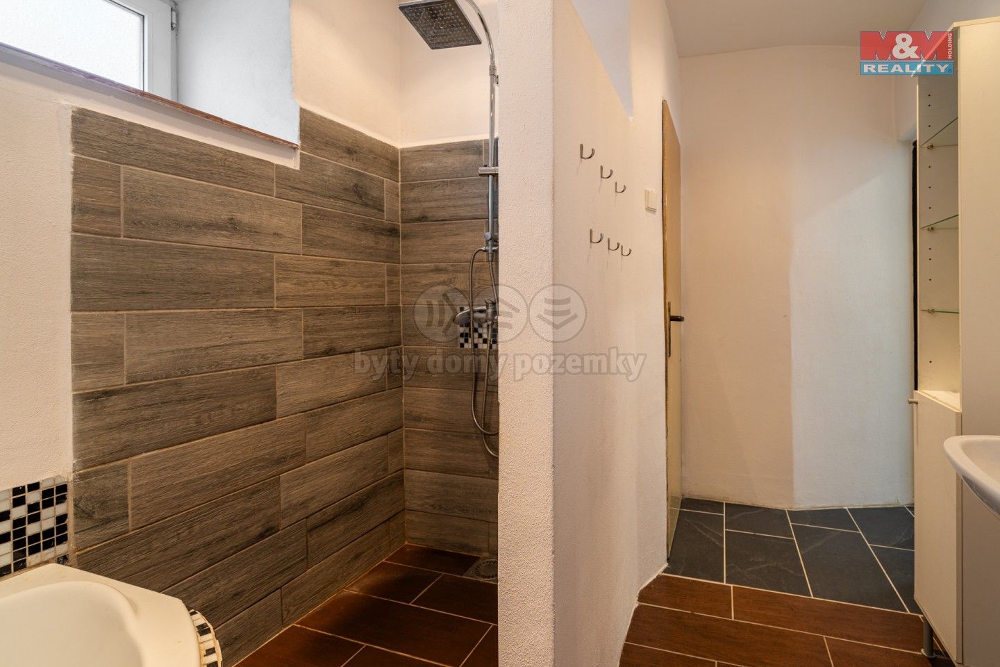 Prodej nemovitosti 250 m² - foto 3