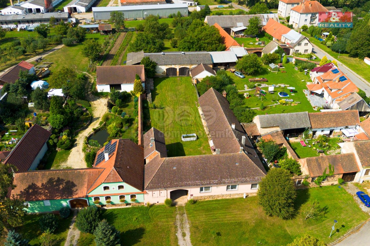 Prodej nemovitosti 250 m² - foto 14