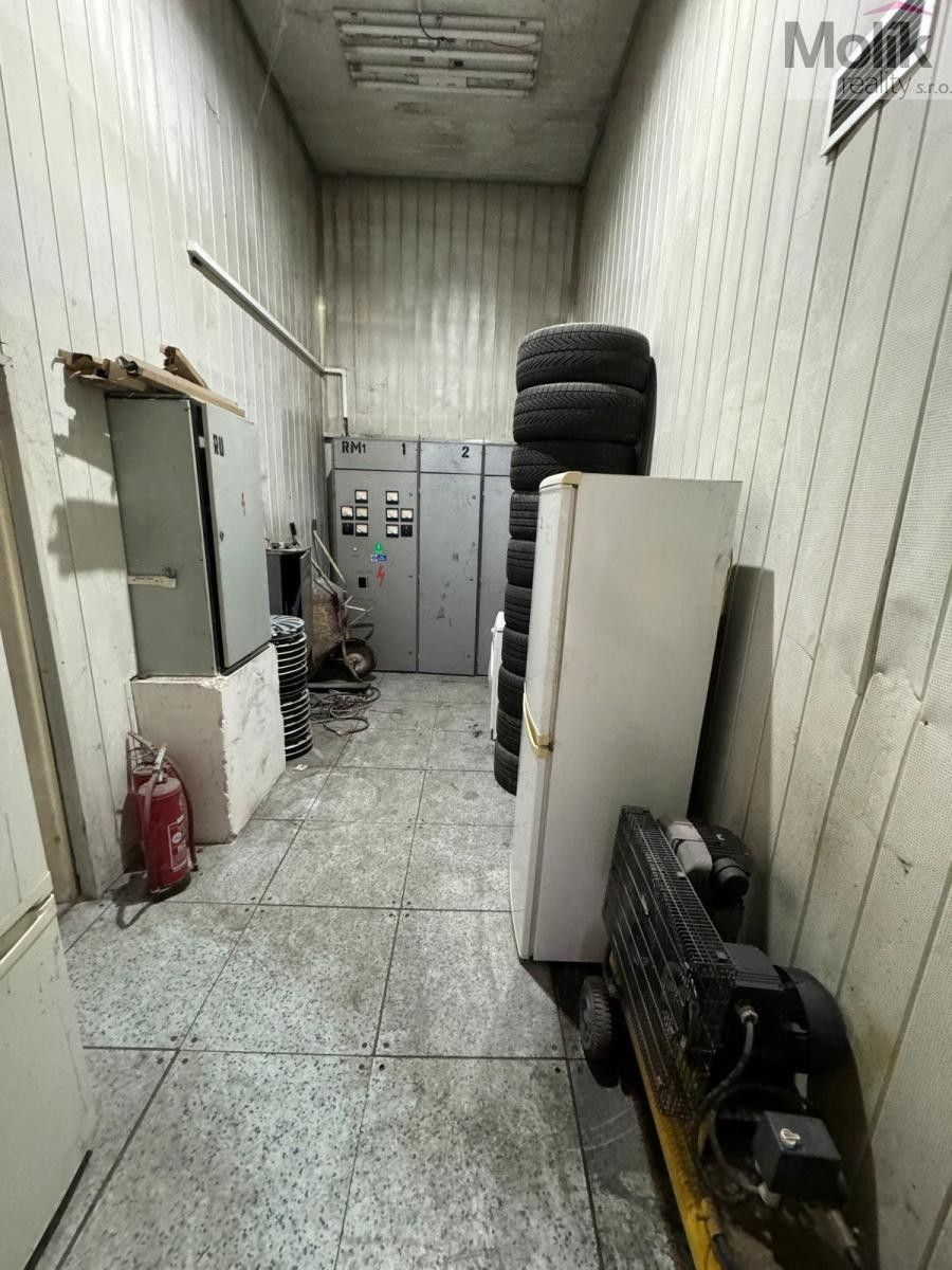 Prodej komerčního prostoru 1920 m² - foto 4