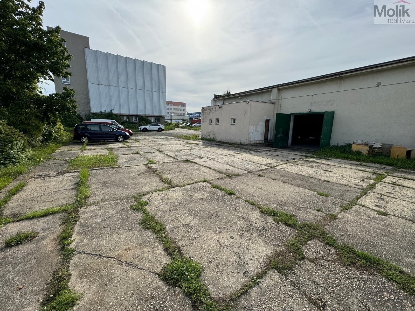 Prodej komerčního prostoru 1920 m² - foto 9