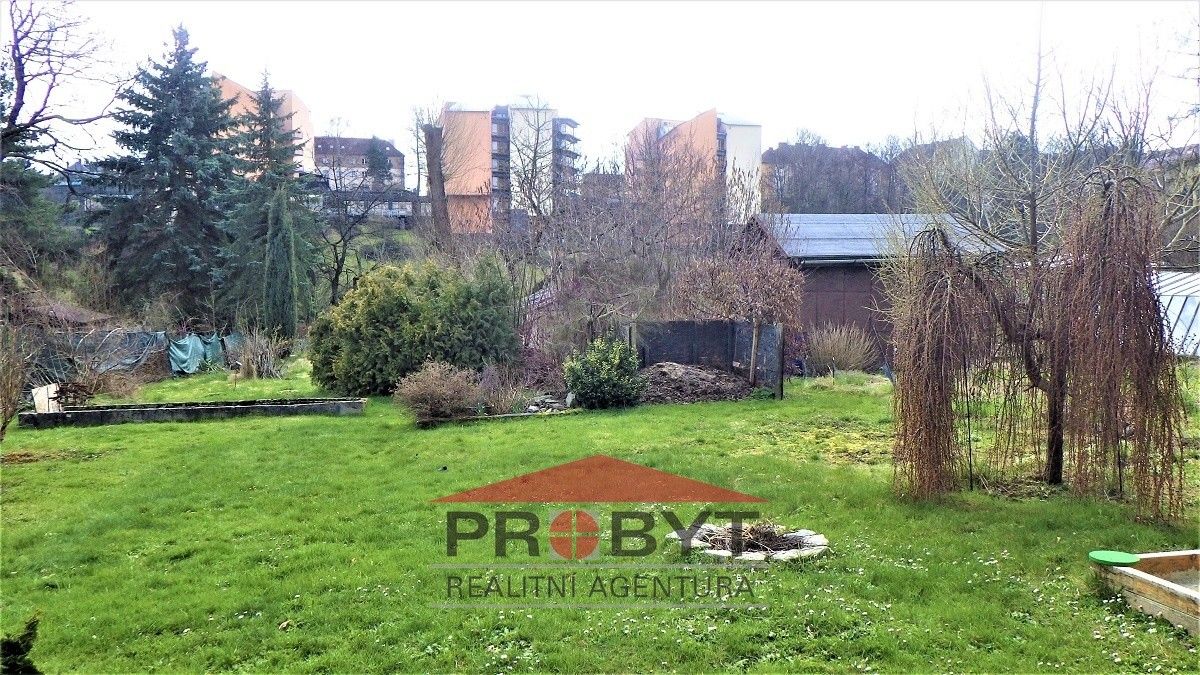 Prodej pozemku 1051 m² - foto 1