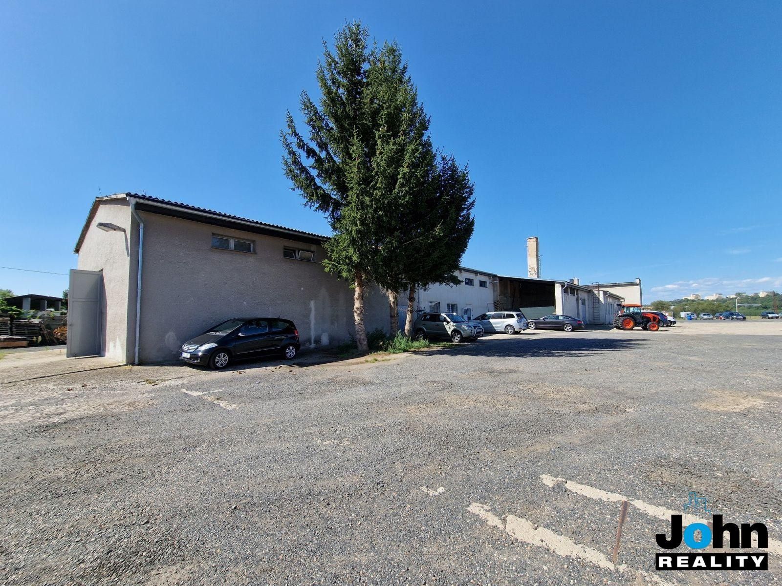 Prodej komerčního prostoru 1500 m² - foto 1