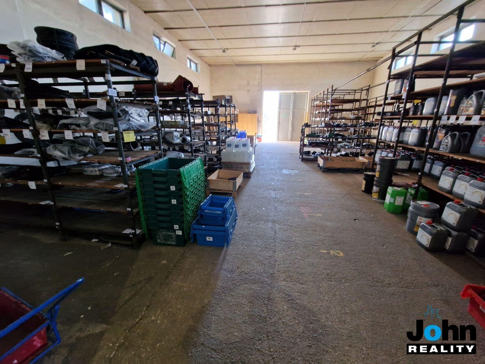 Prodej komerčního prostoru 1500 m² - foto 11