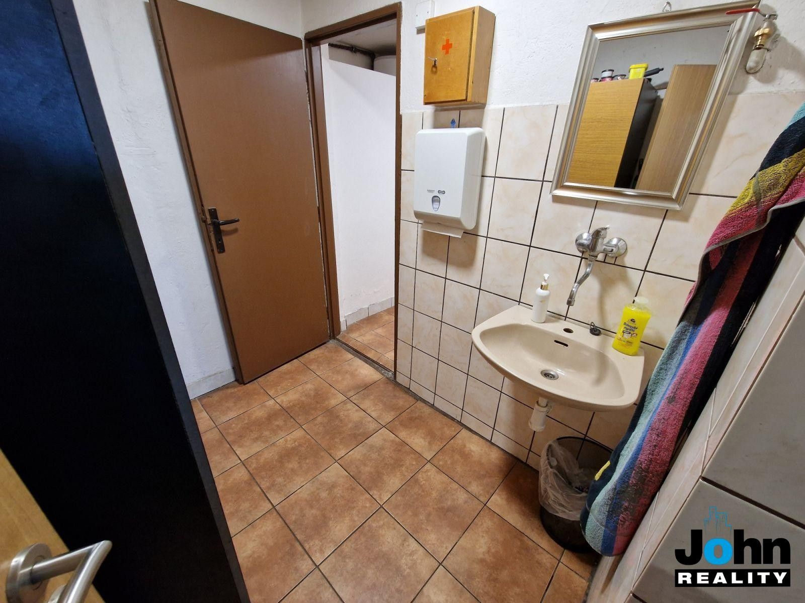 Prodej komerčního prostoru 1500 m² - foto 16