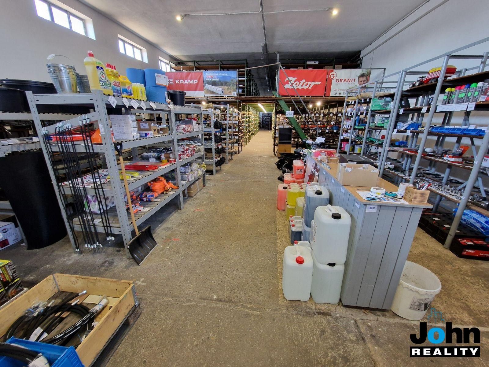 Prodej komerčního prostoru 1500 m² - foto 10