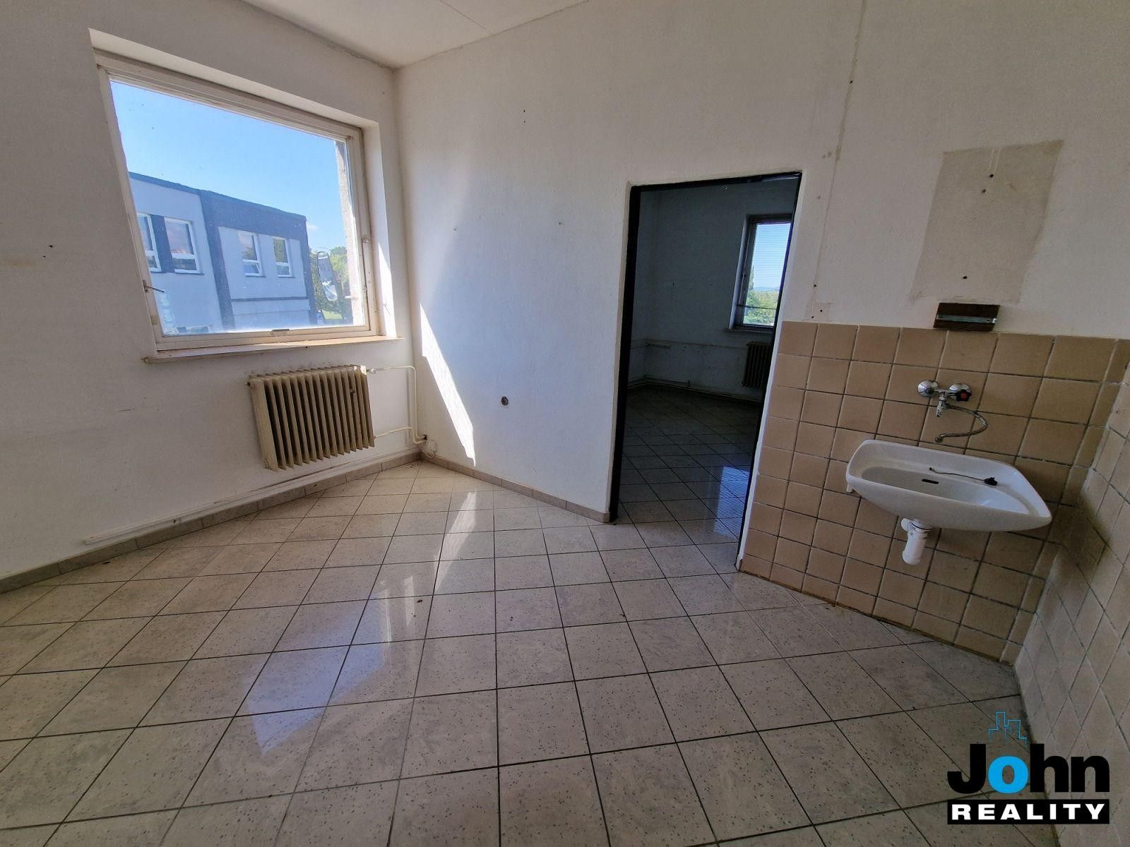 Prodej komerčního prostoru 1500 m² - foto 23