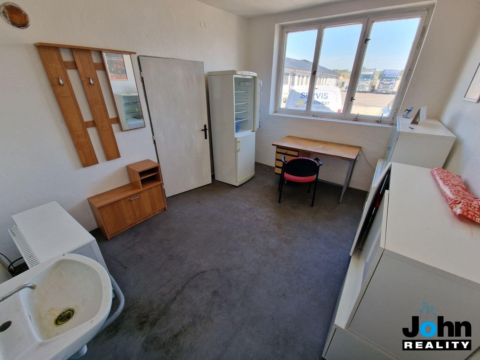 Prodej komerčního prostoru 1500 m² - foto 20