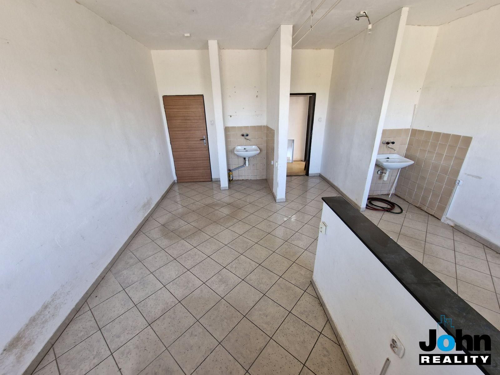 Prodej komerčního prostoru 1500 m² - foto 21