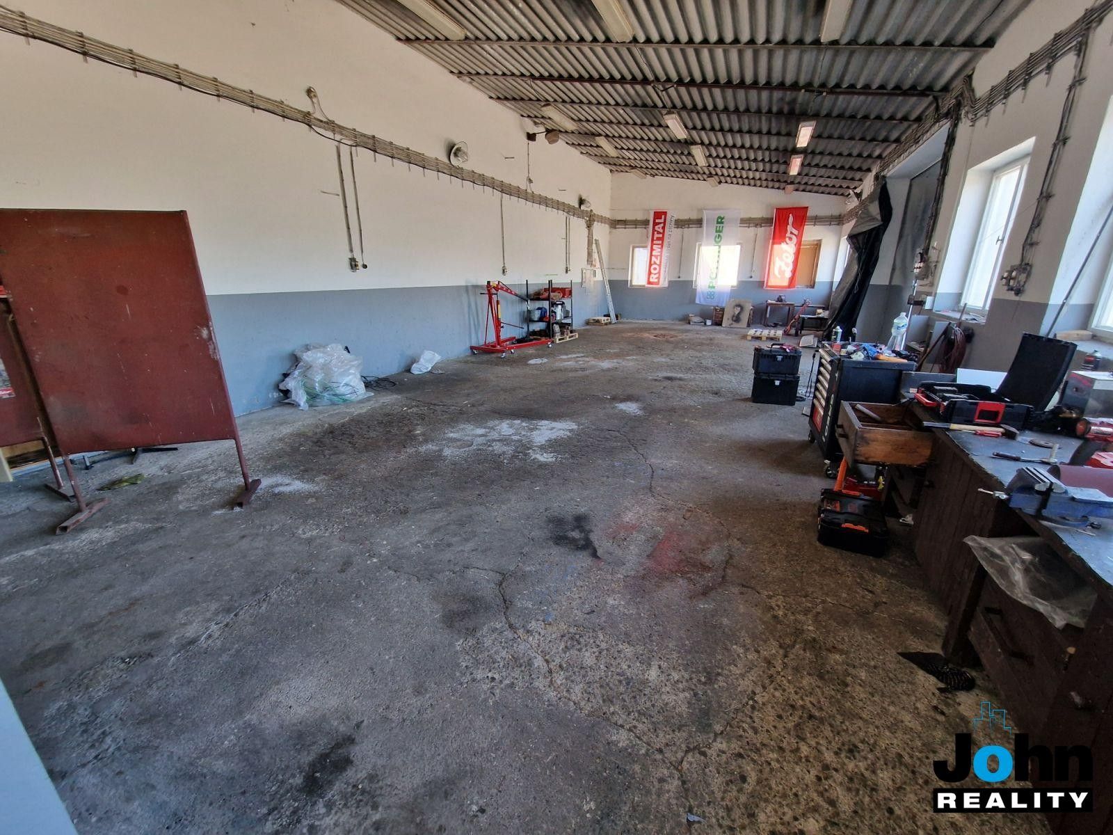 Prodej komerčního prostoru 1500 m² - foto 18
