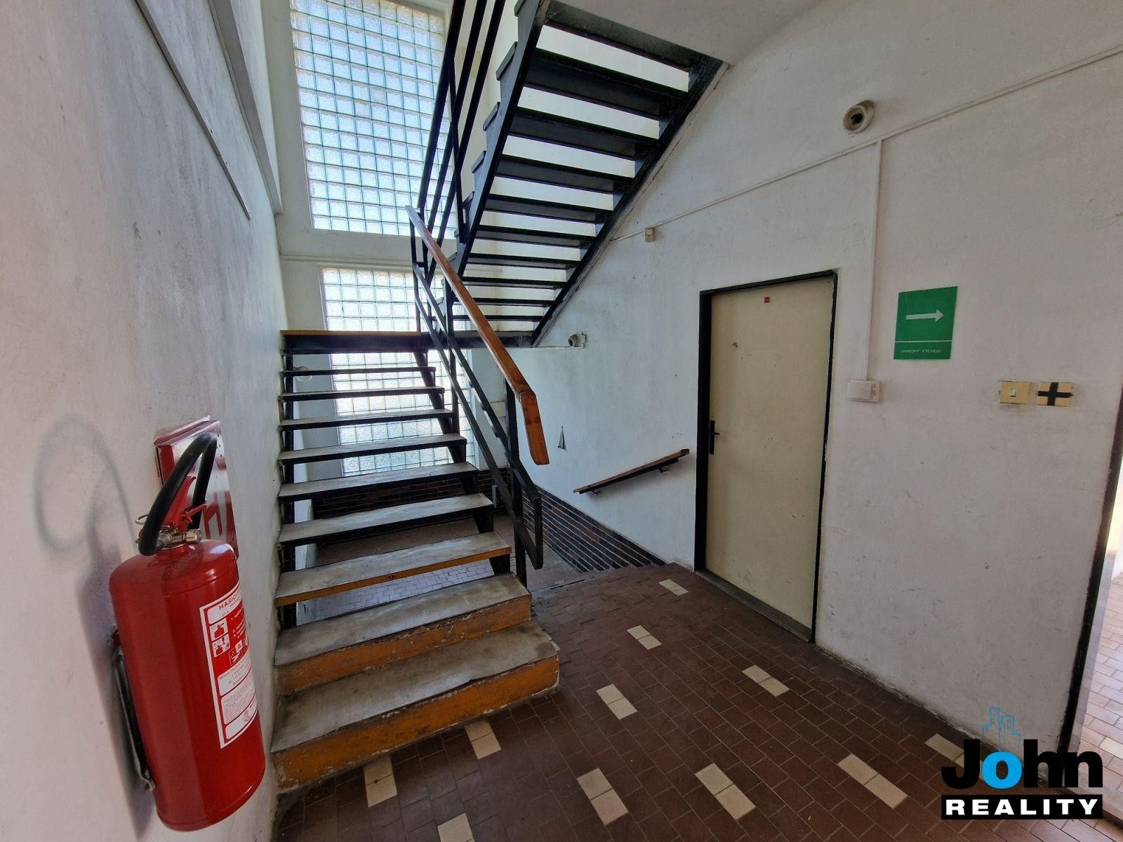 Prodej komerčního prostoru 1500 m² - foto 27