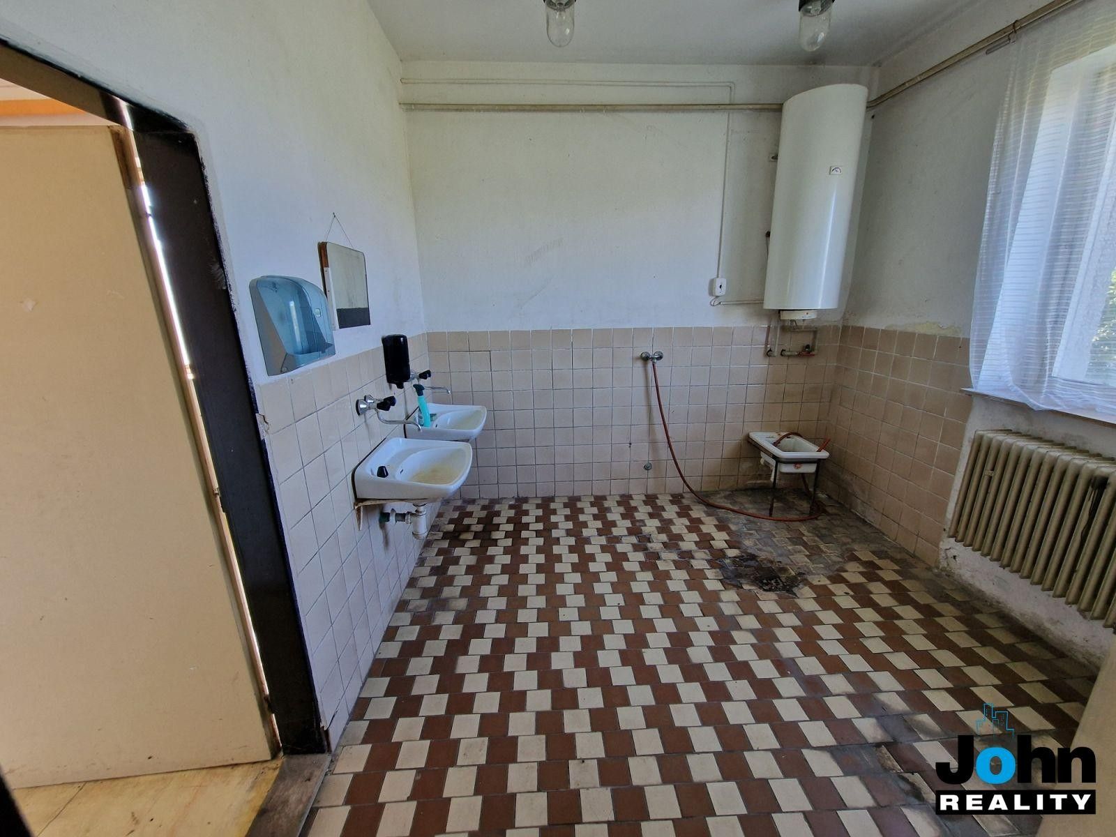 Prodej komerčního prostoru 1500 m² - foto 25
