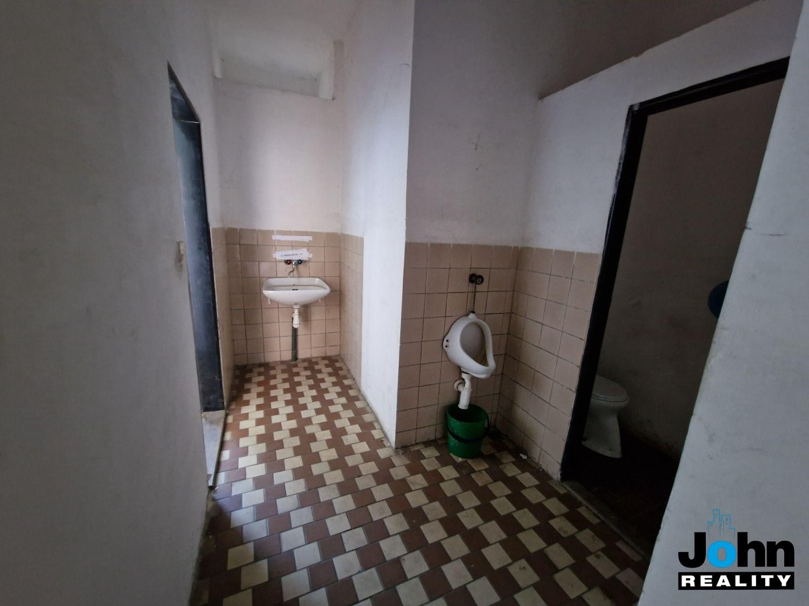 Prodej komerčního prostoru 1500 m² - foto 26