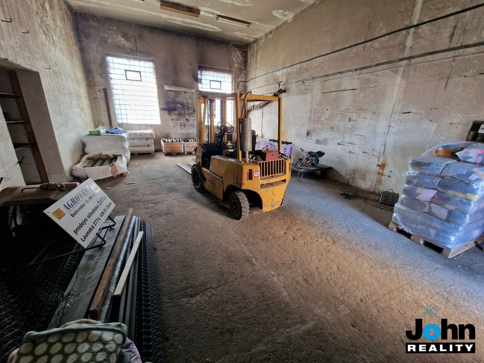 Prodej komerčního prostoru 1500 m² - foto 28
