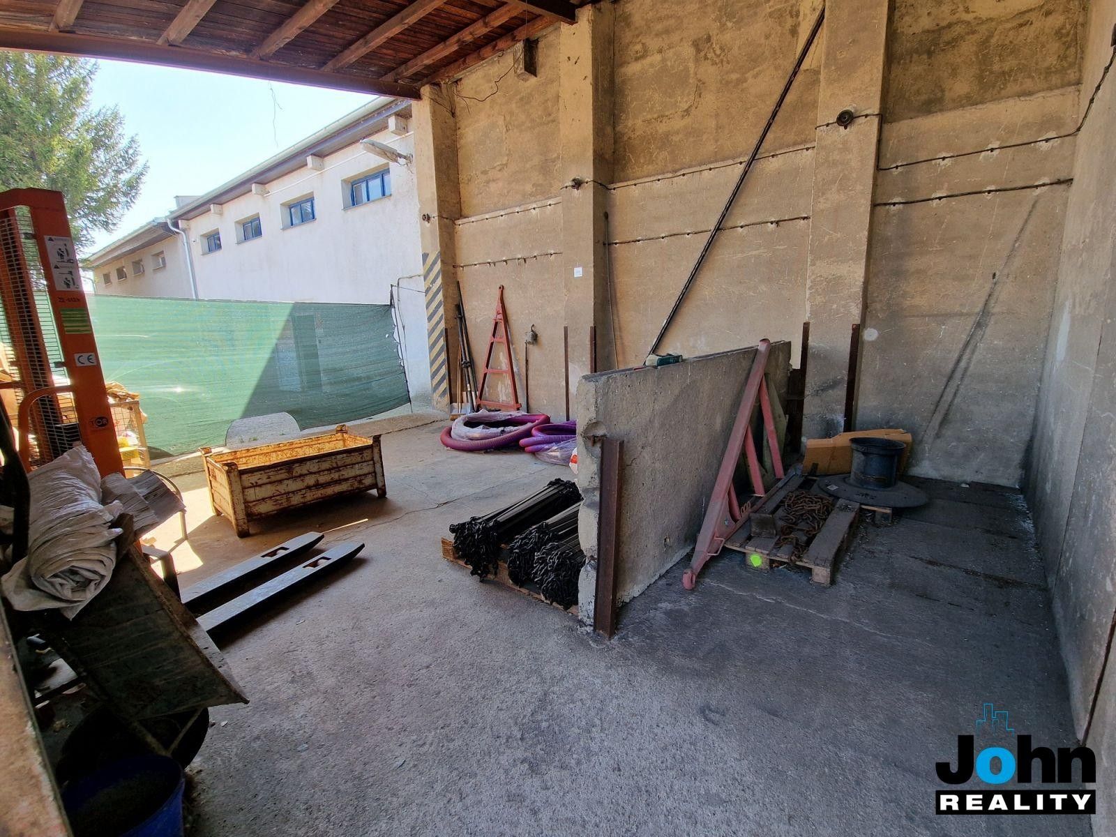 Prodej komerčního prostoru 1500 m² - foto 30