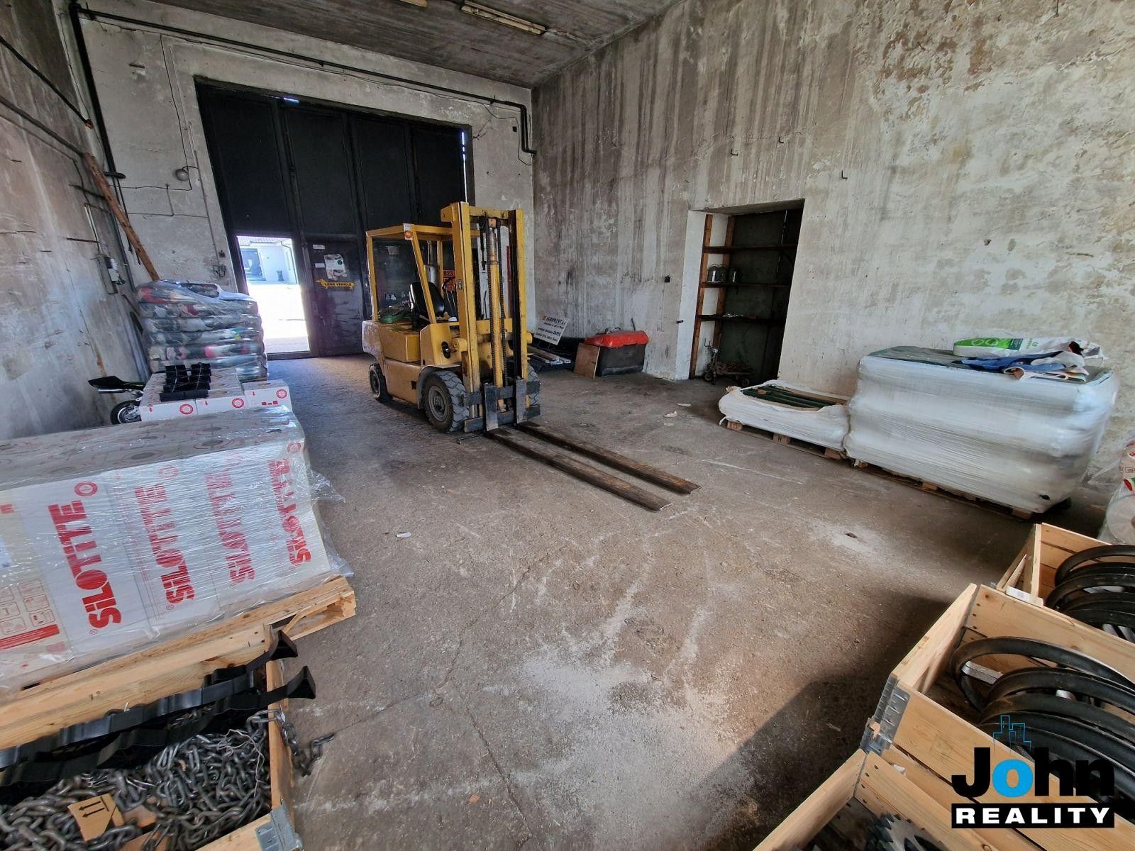 Prodej komerčního prostoru 1500 m² - foto 29