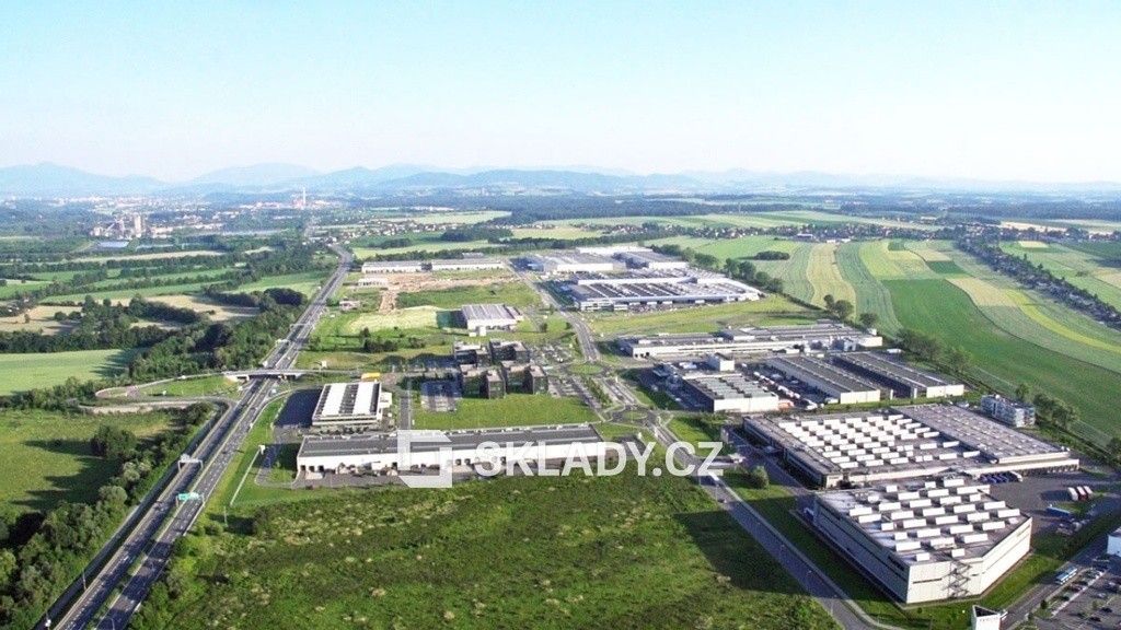 Pronájem komerčního prostoru 3500 m² - foto 1
