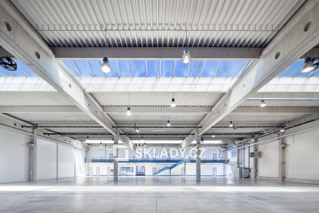 Pronájem komerčního prostoru 3500 m² - foto 2