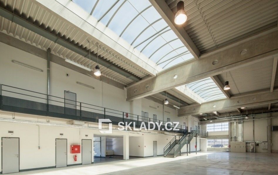 Pronájem komerčního prostoru 3500 m² - foto 3