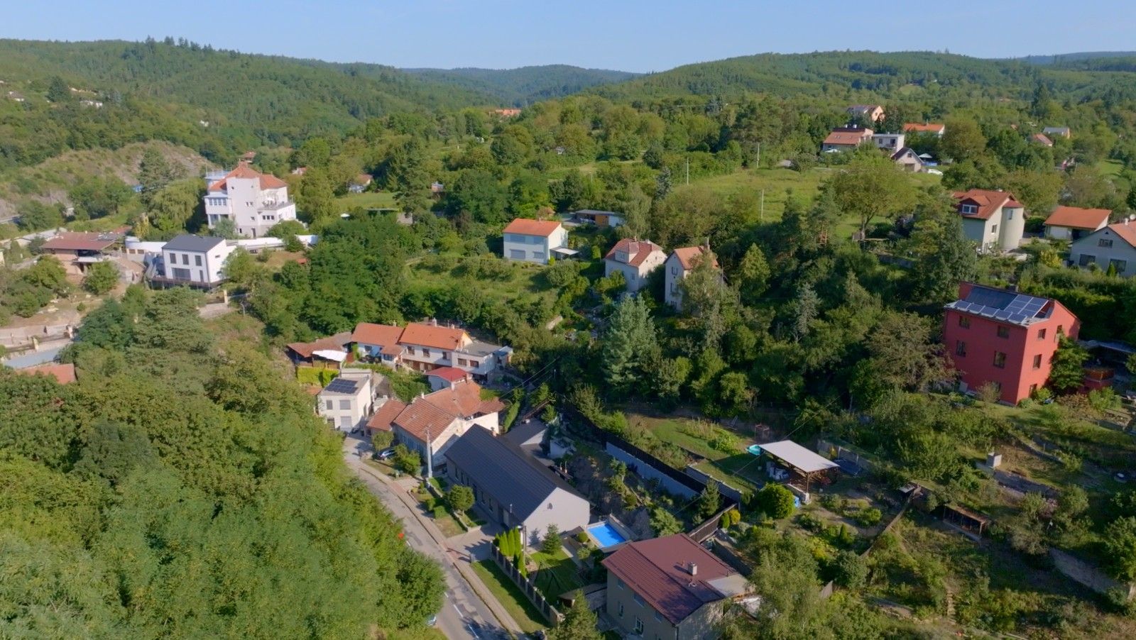 Prodej pozemku 1836 m² - foto 1