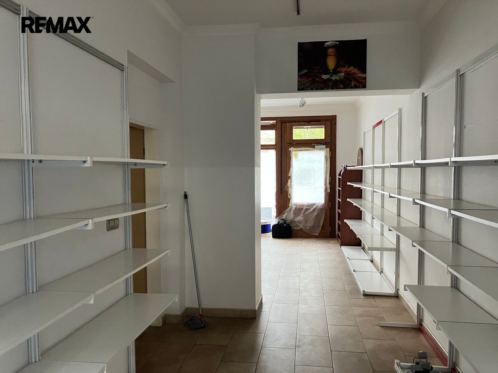 Prodej komerčního prostoru 92 m² - foto 2